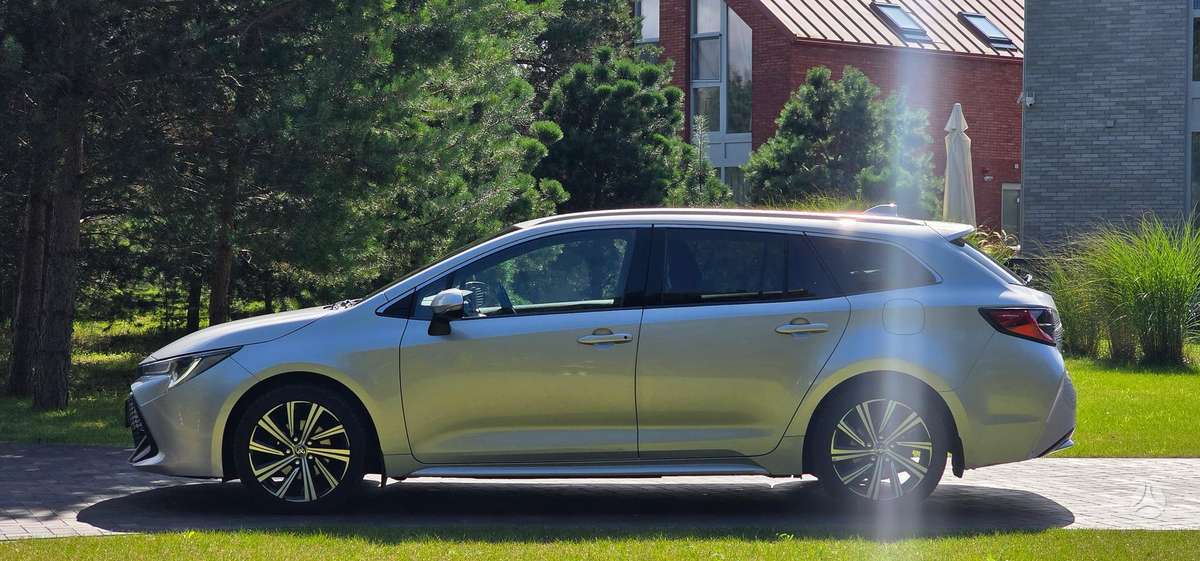 Toyota Corolla, 1.2 l., Универсал