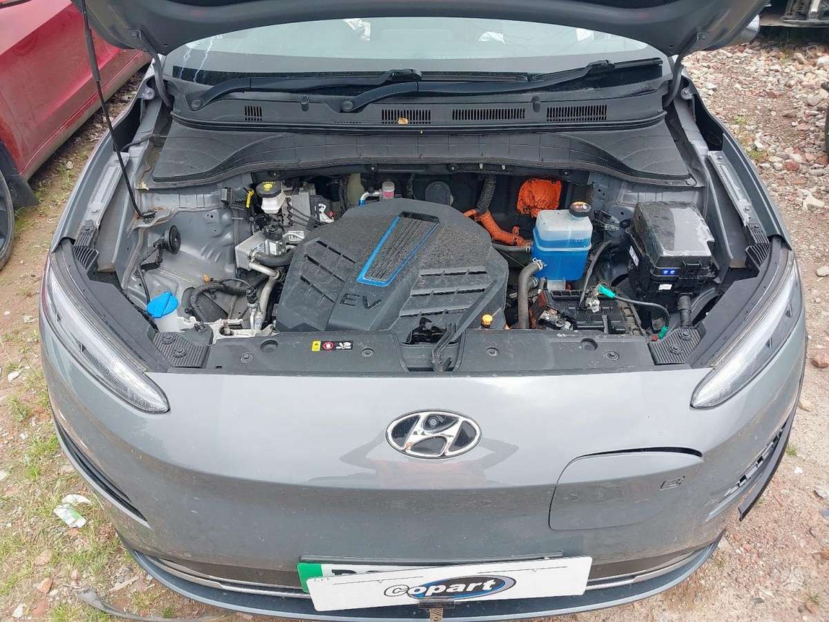 Hyundai Kona по частям