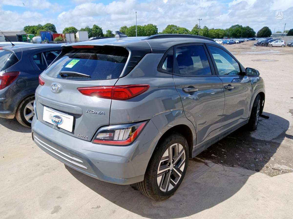 Hyundai Kona по частям