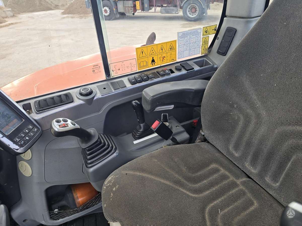 Doosan DX62R, mini excavator