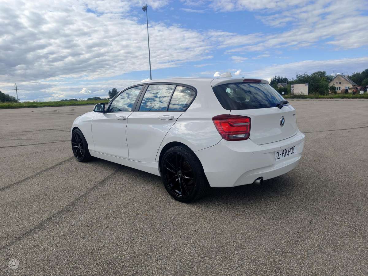 BMW 118, 2.0 l., hatchback