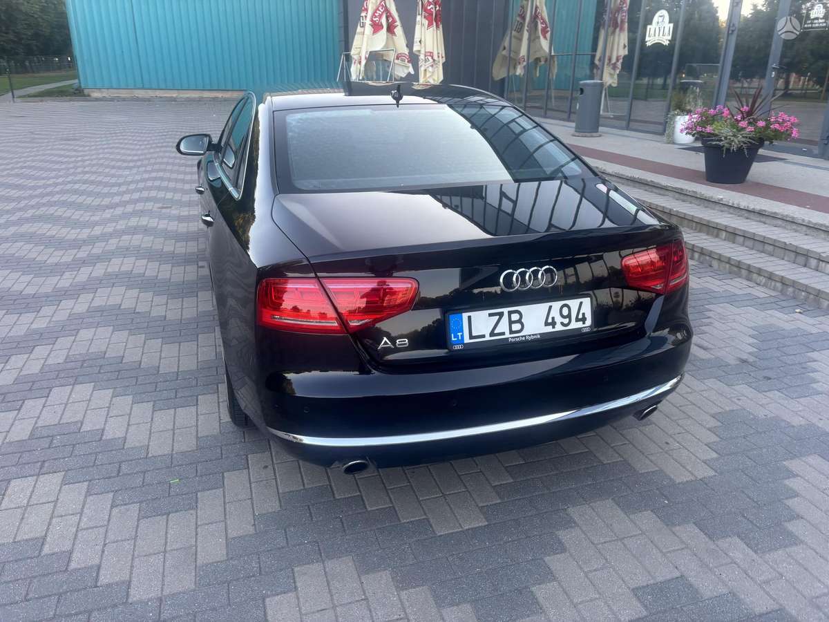 Audi A8, 4.2 l., Седан