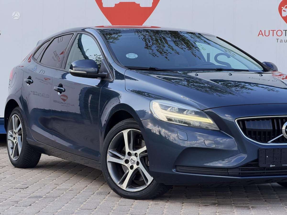 Volvo V40, 2.0 l., Хэтчбек