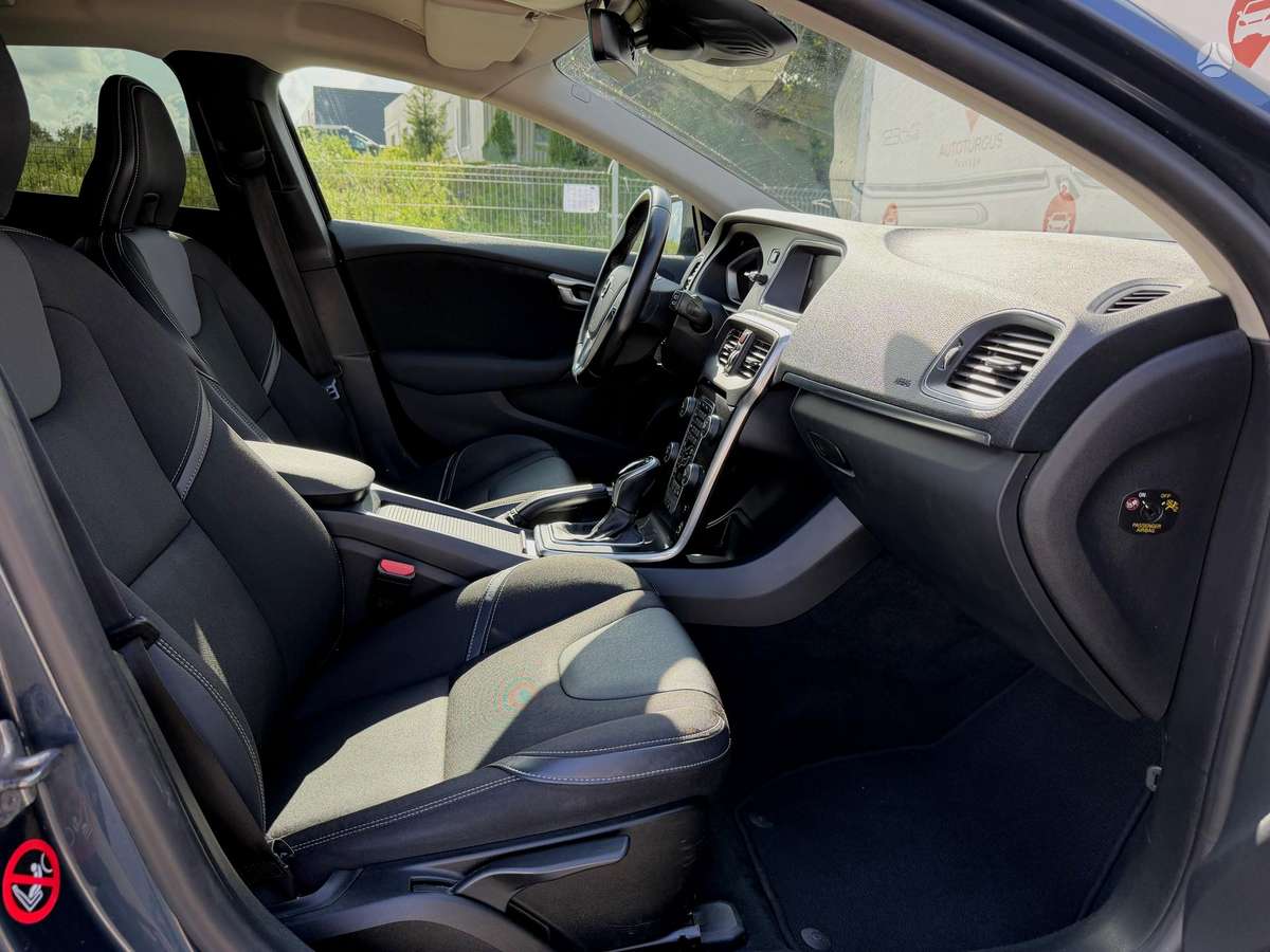 Volvo V40, 2.0 l., hatchback