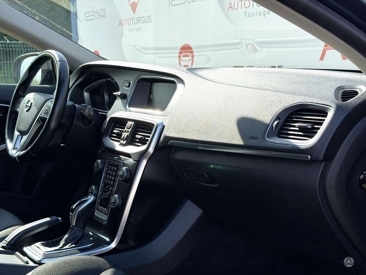 Volvo V40, 2.0 l., Хэтчбек