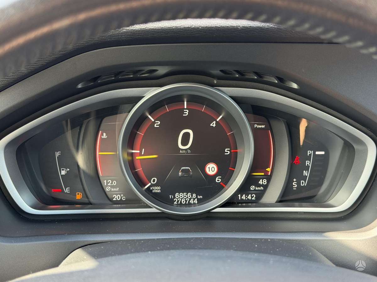 Volvo V40, 2.0 l., Хэтчбек