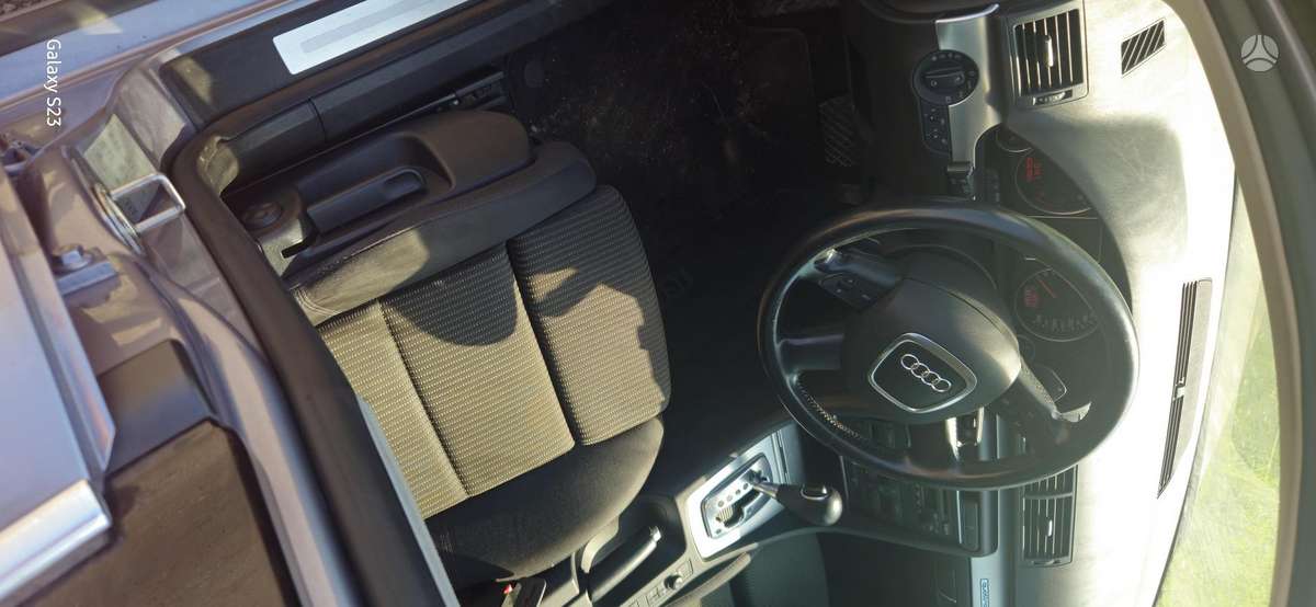 Audi A4, 2.0 l., Седан