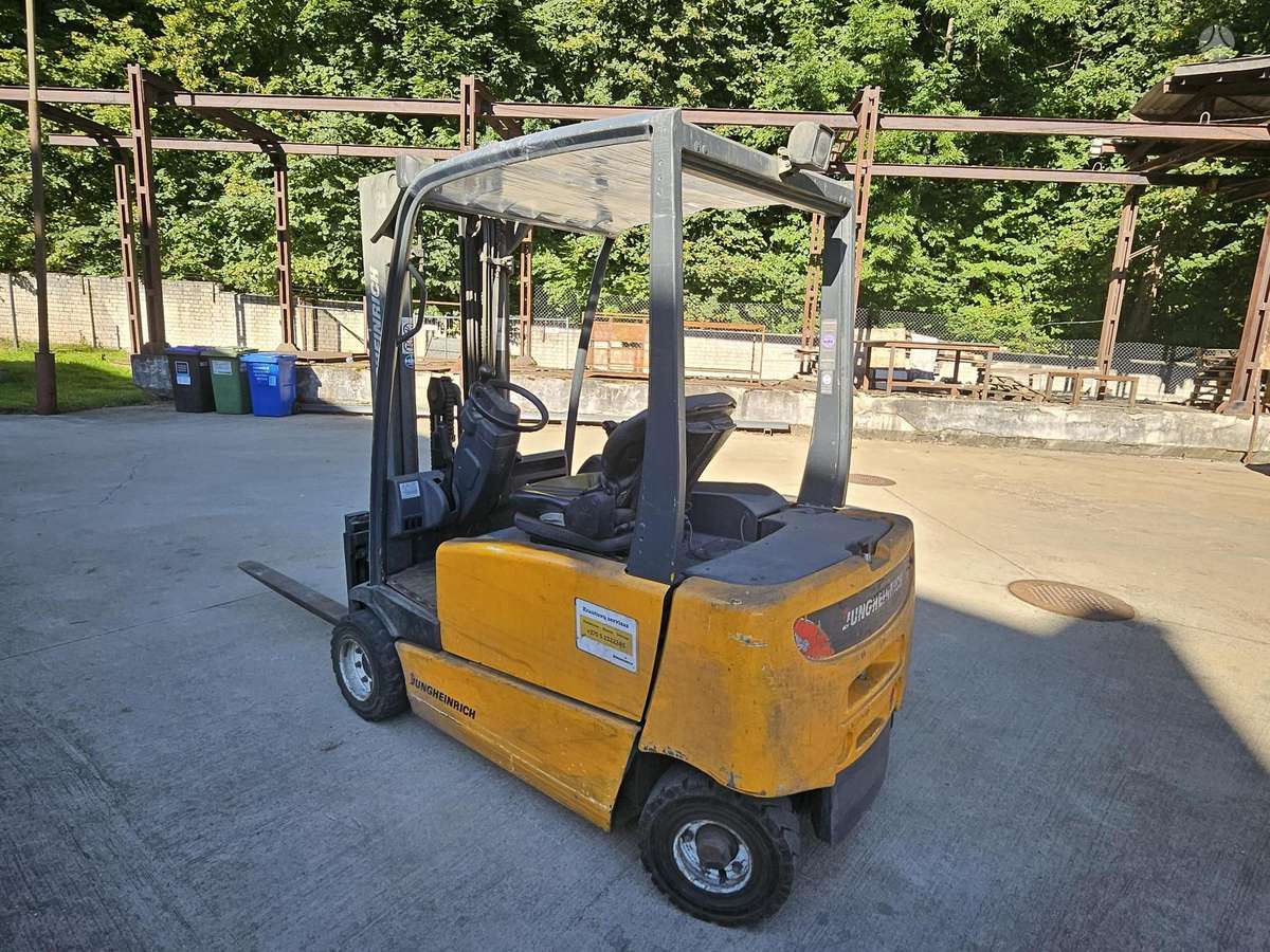 Jungheinrich EFG 320, forklifts