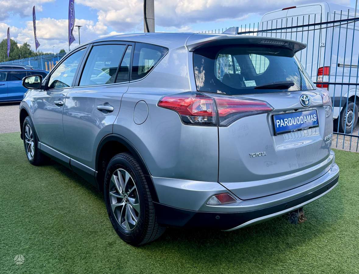 Toyota RAV4 - 8