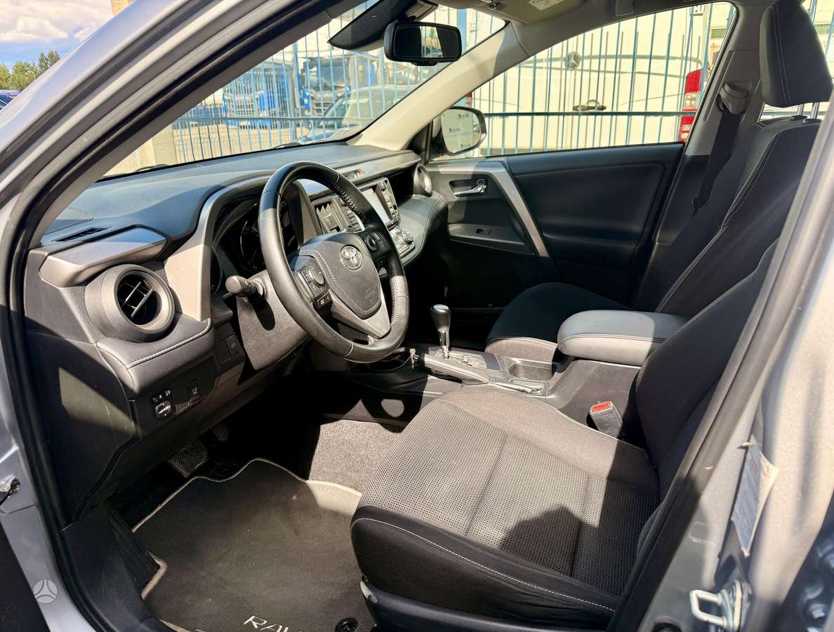 Toyota RAV4 - 12