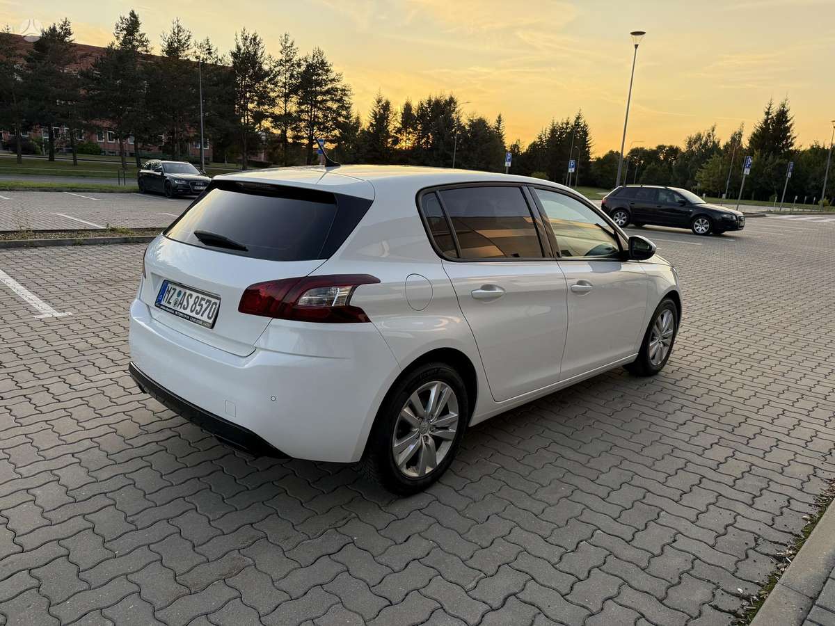 Peugeot 308 - 5