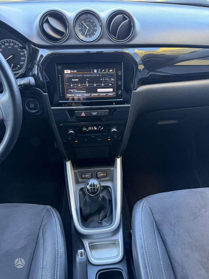 Suzuki Vitara - 11