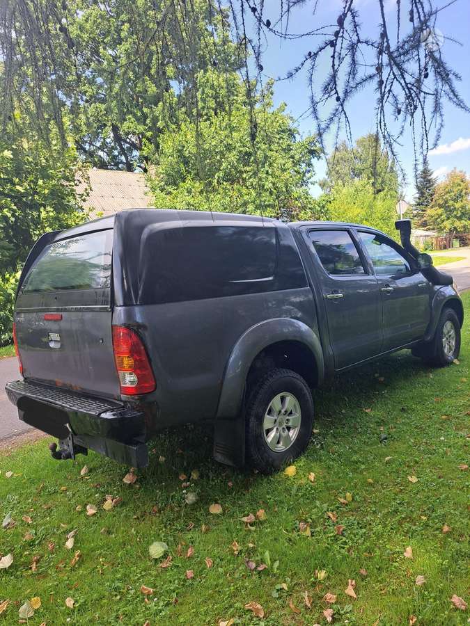 Toyota Hilux - 2