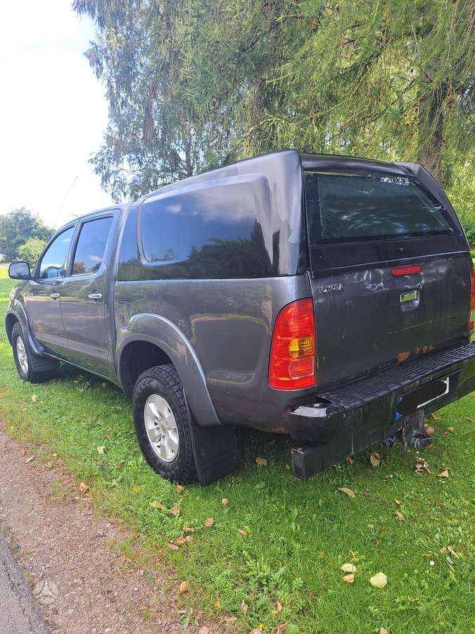 Toyota Hilux - 4