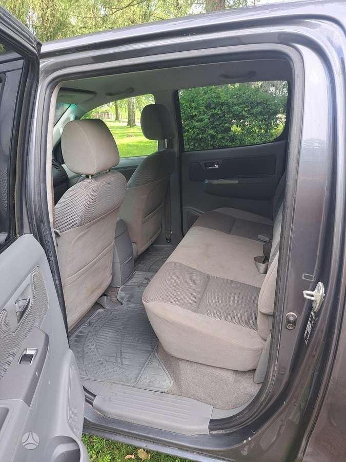 Toyota Hilux - 6
