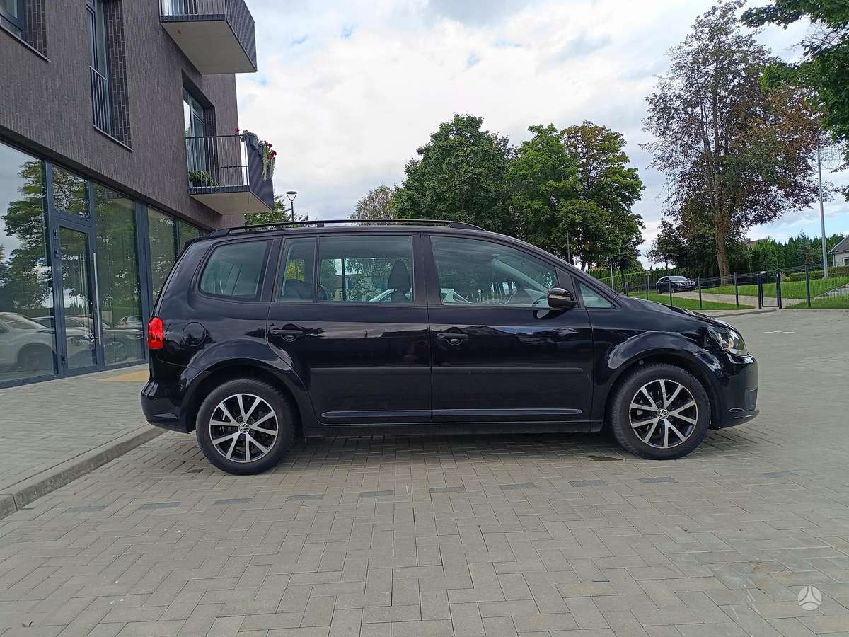 Volkswagen Touran - 4