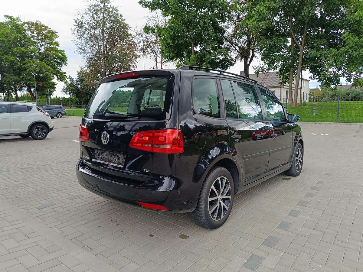 Volkswagen Touran - 5