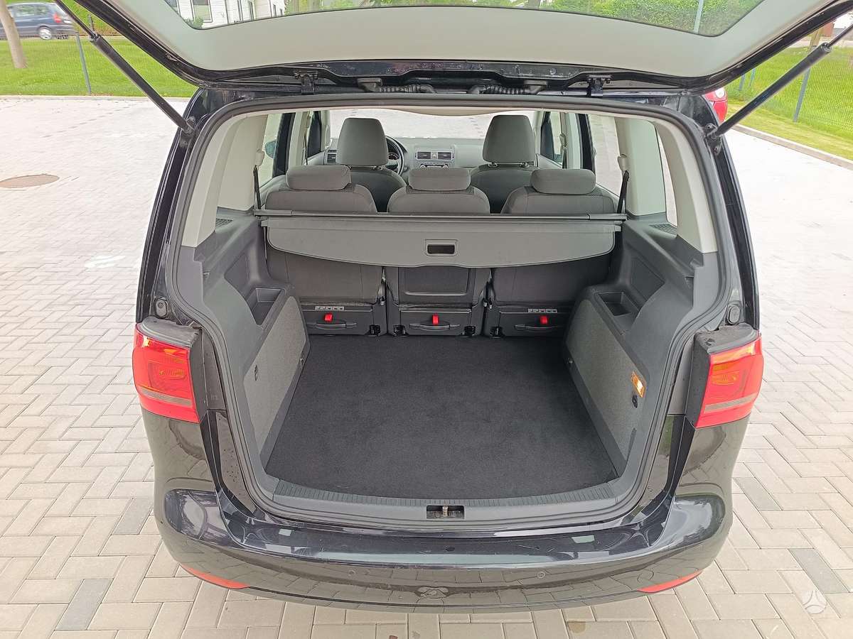 Volkswagen Touran - 9