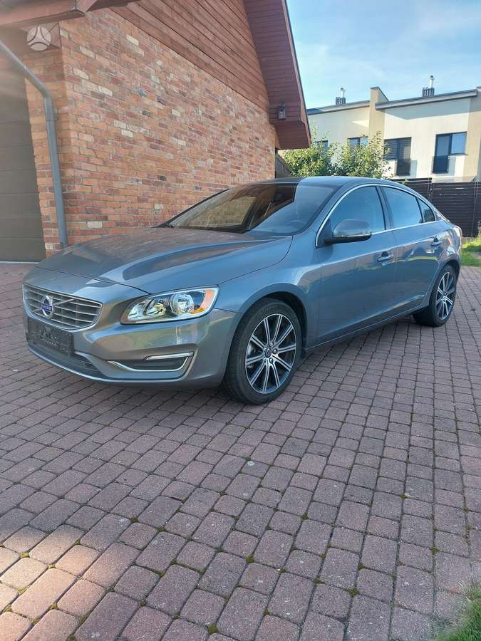 Volvo S60 - 1