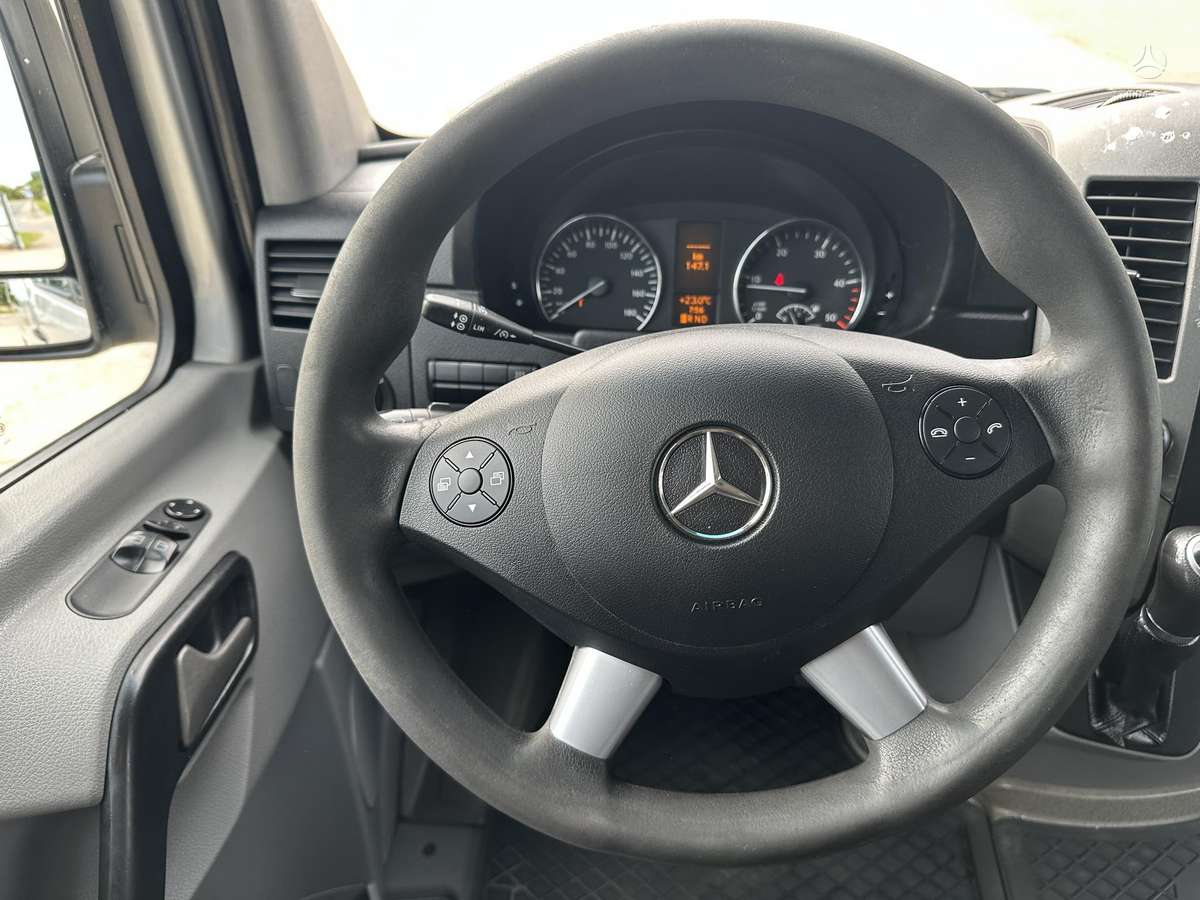 Mercedes-Benz Sprinter, passenger minibus
