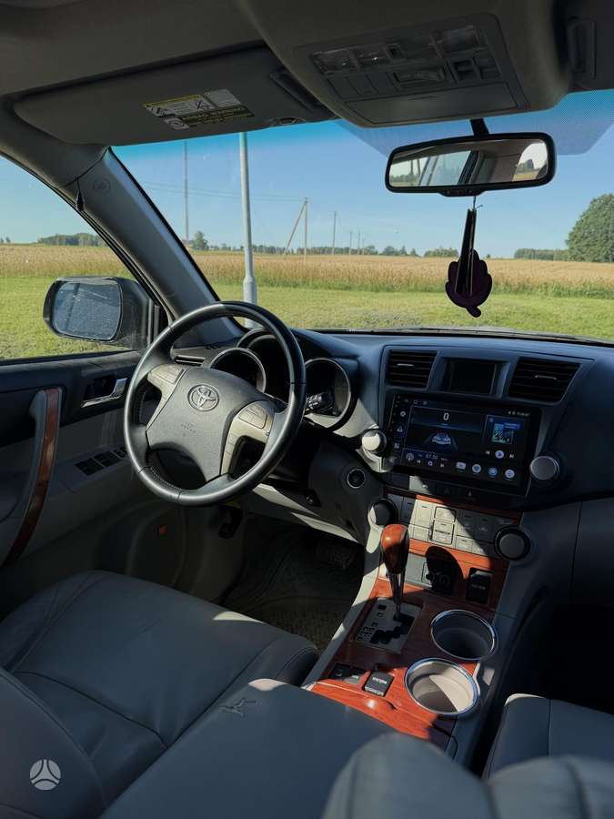 Toyota Highlander - 10