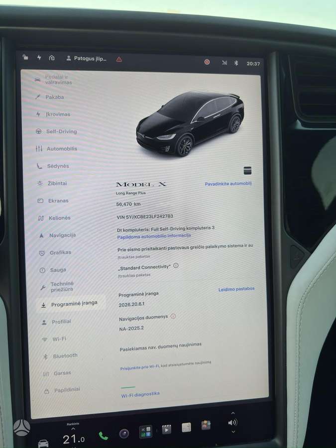 Tesla Model X - 12
