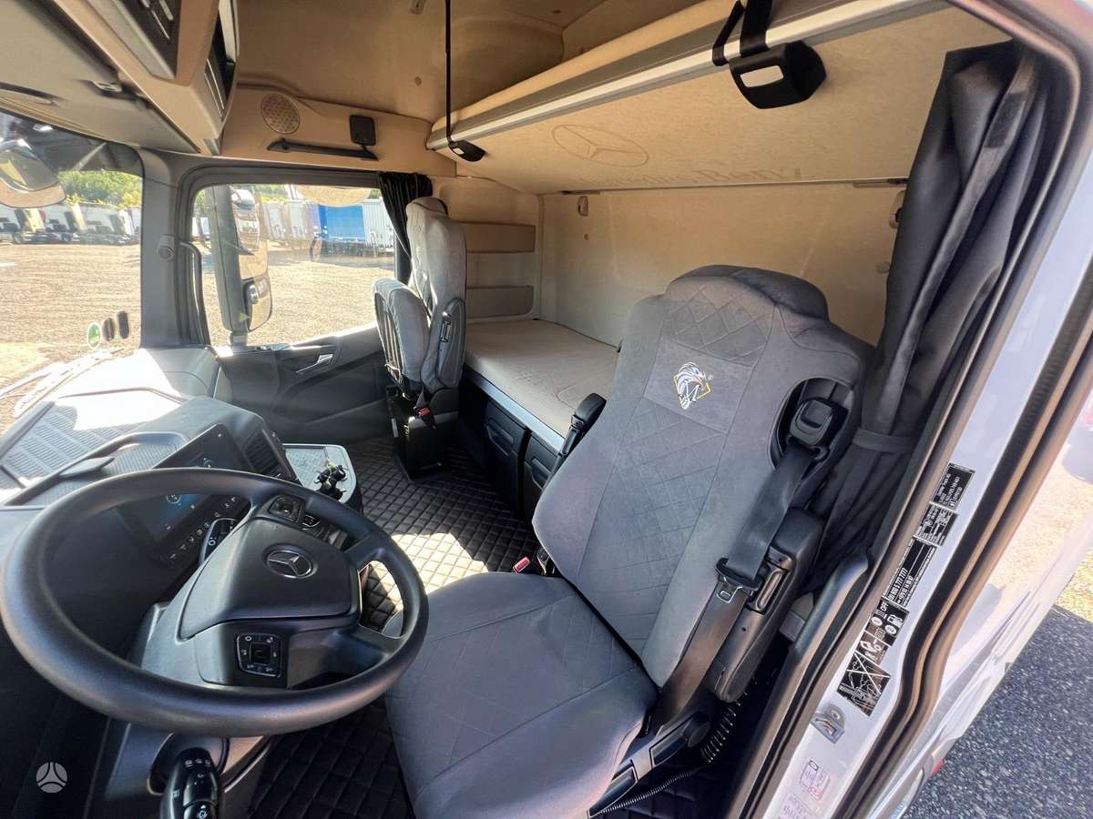 Mercedes-Benz Actros 1845, double sleeper