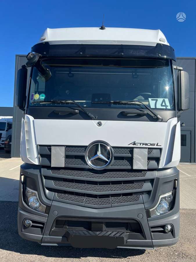 Mercedes-Benz Actros 1845, double sleeper