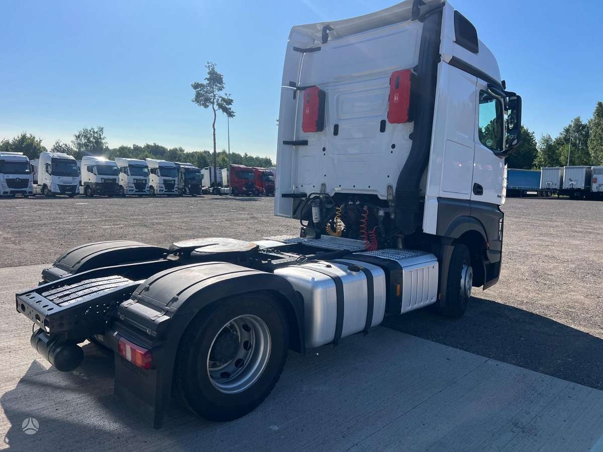 Mercedes-Benz Actros 1845, double sleeper