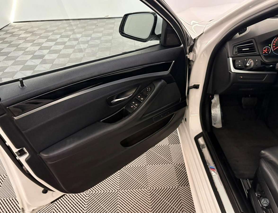 BMW 530, 3.0 l., wagon