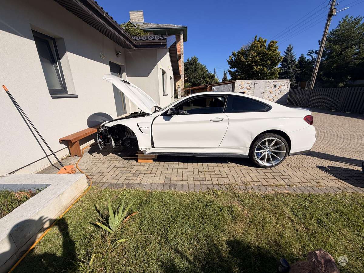 BMW M4, 3.0 l., coupe