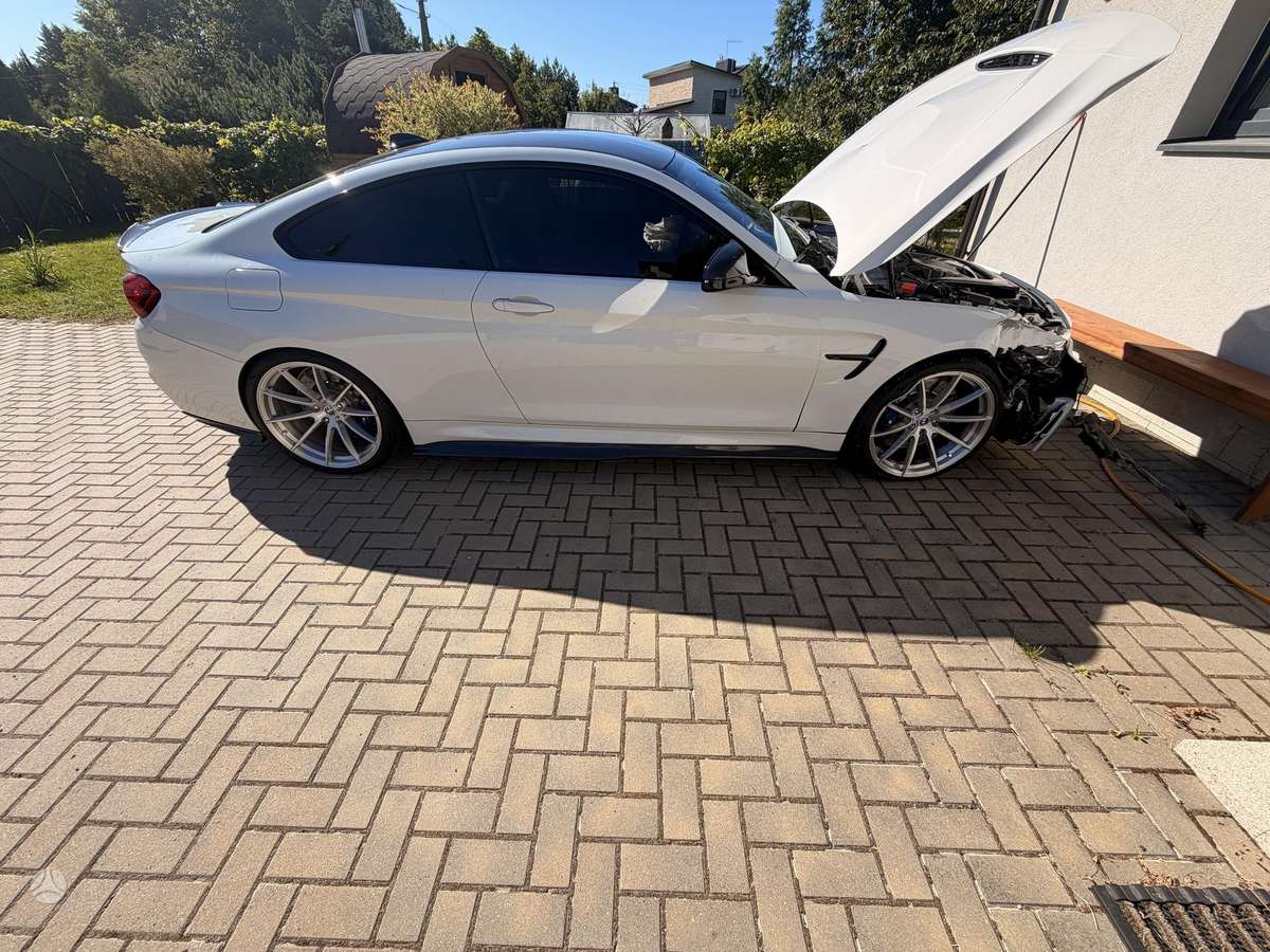 BMW M4, 3.0 l., coupe