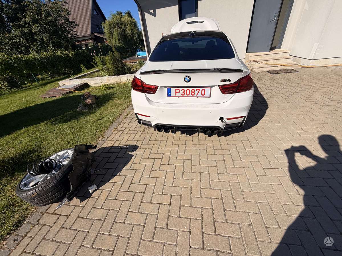 BMW M4, 3.0 l., coupe