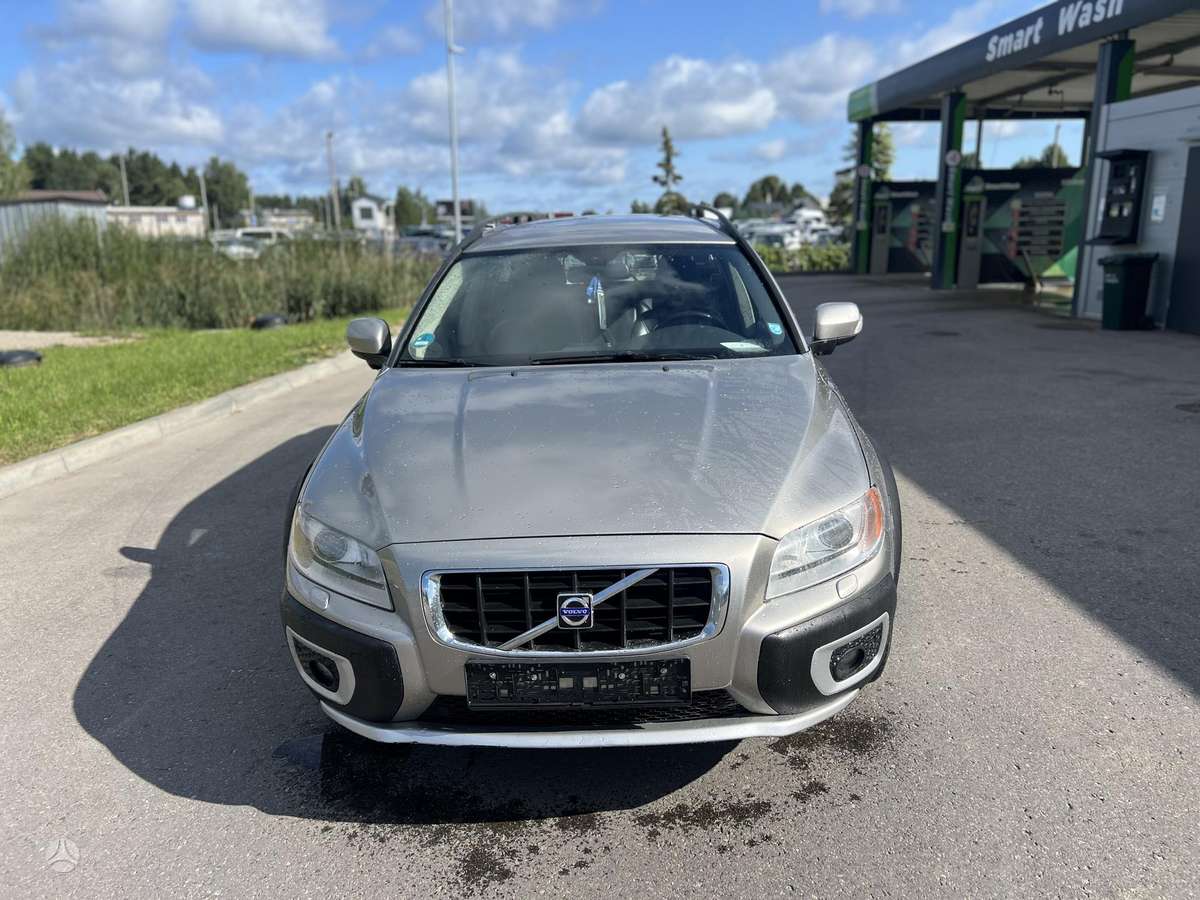 Volvo XC70, 2.4 l., wagon