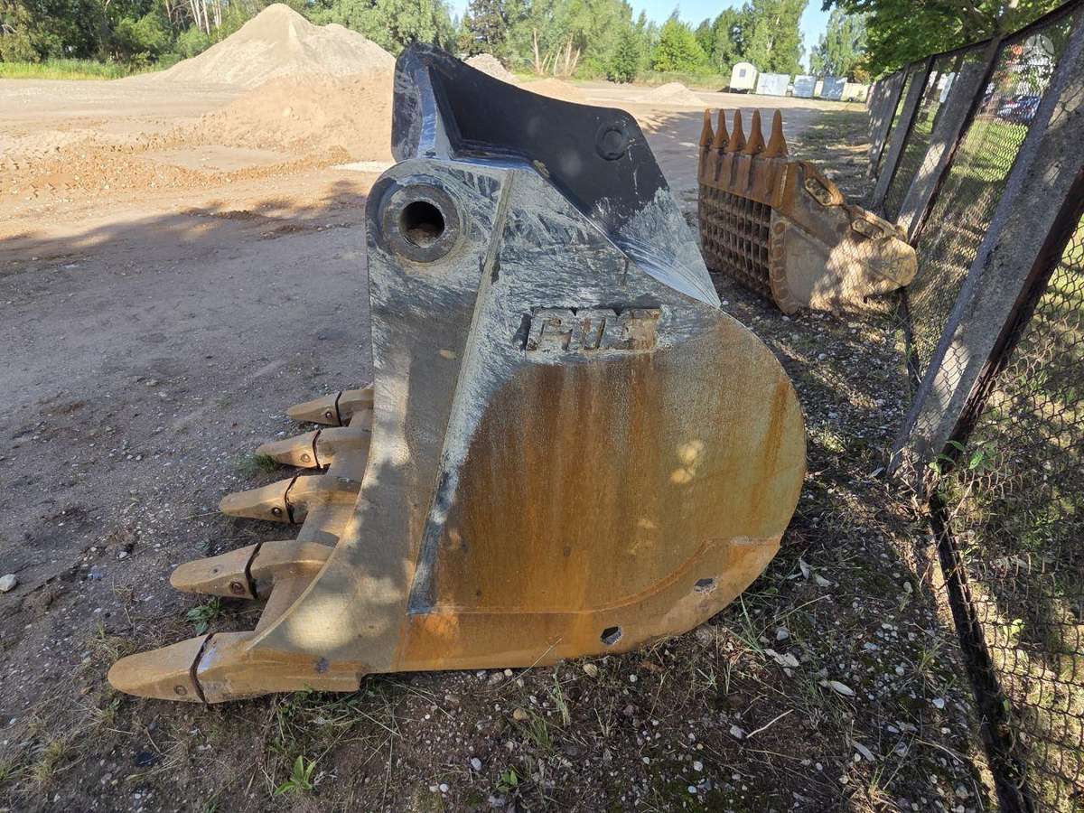 DEVELON DX225LC-7X, excavator