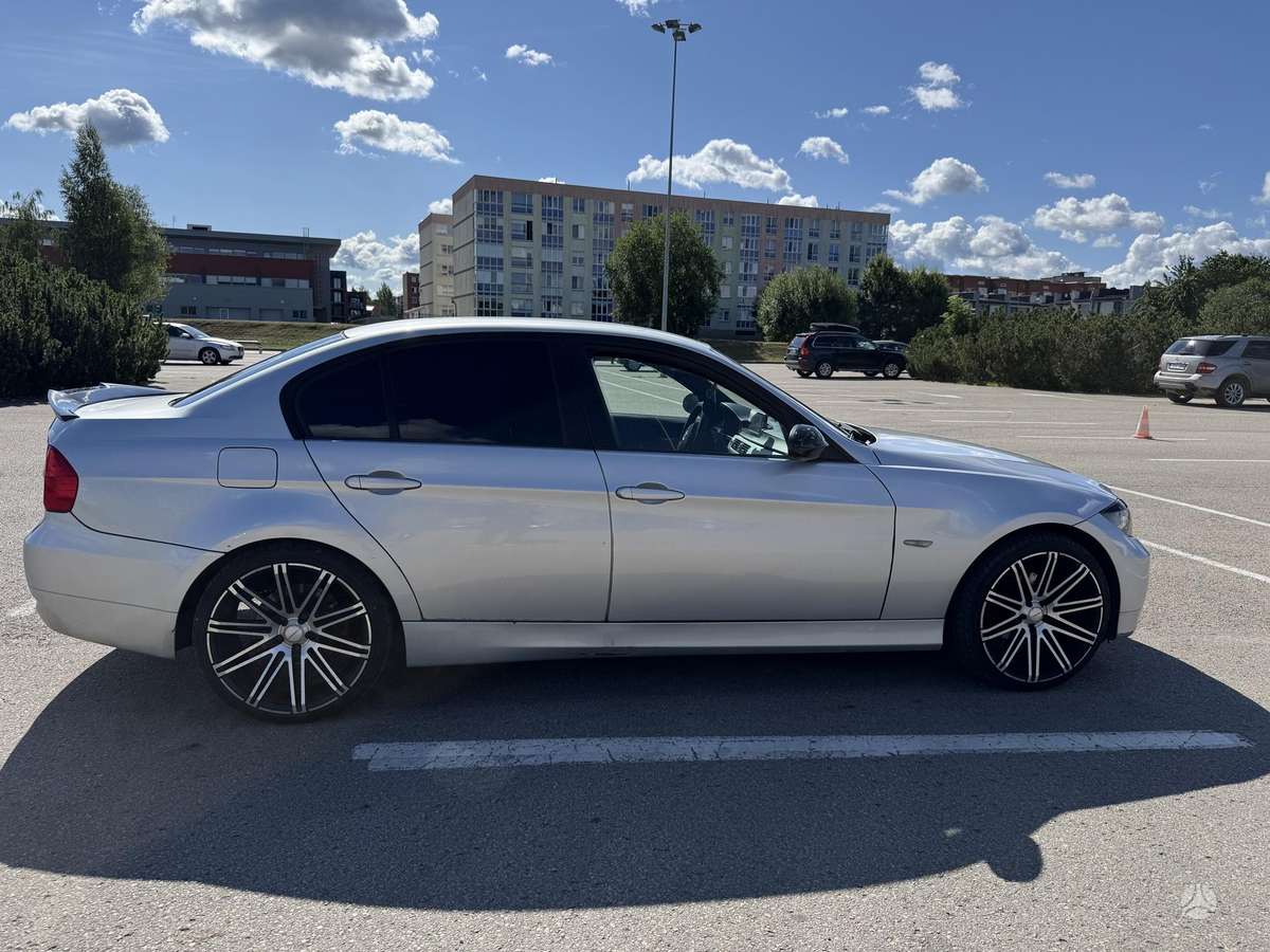 BMW 320, 2.0 l., Седан