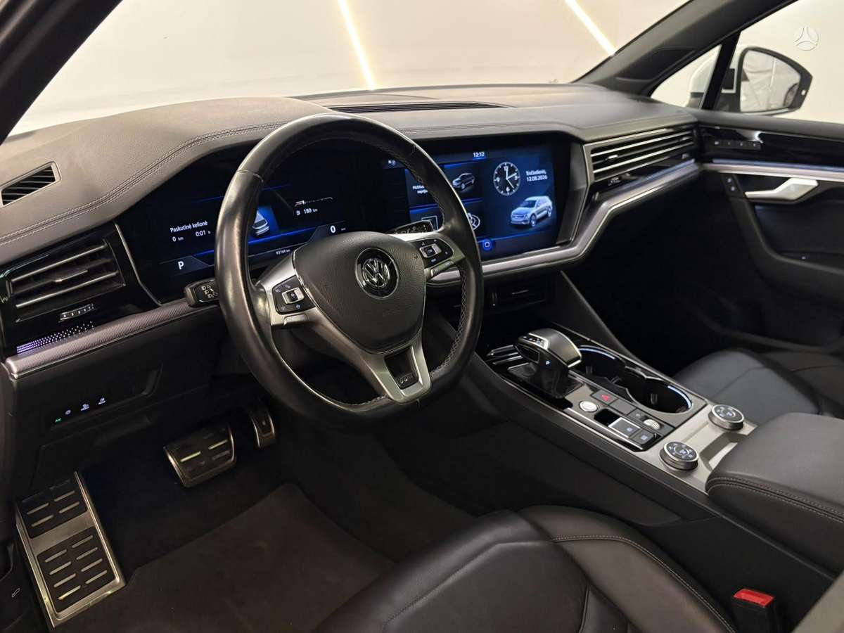 Volkswagen Touareg - 2