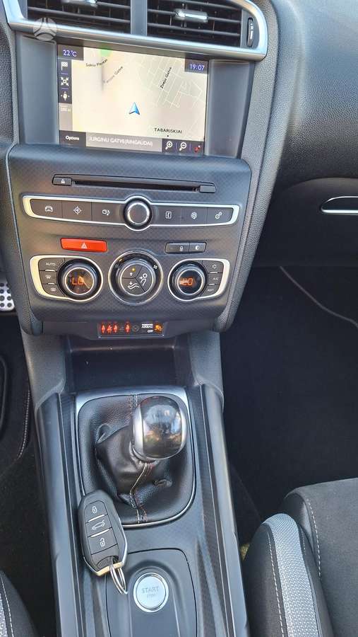 Citroen DS4, 1.6 l., hatchback