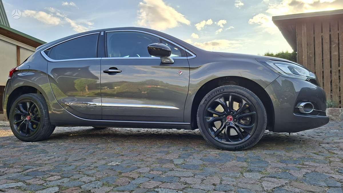 Citroen DS4, 1.6 l., hatchback