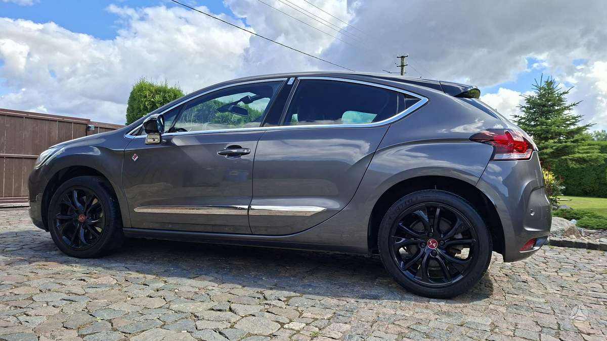 Citroen DS4, 1.6 l., hatchback