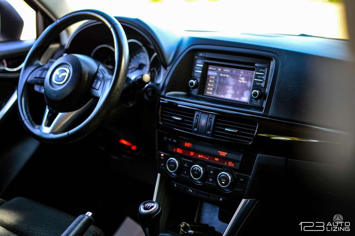 Mazda CX-5, 2.2 l., off-road / crossover