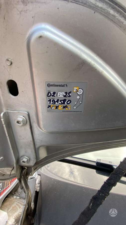 Volkswagen Passat, Седан