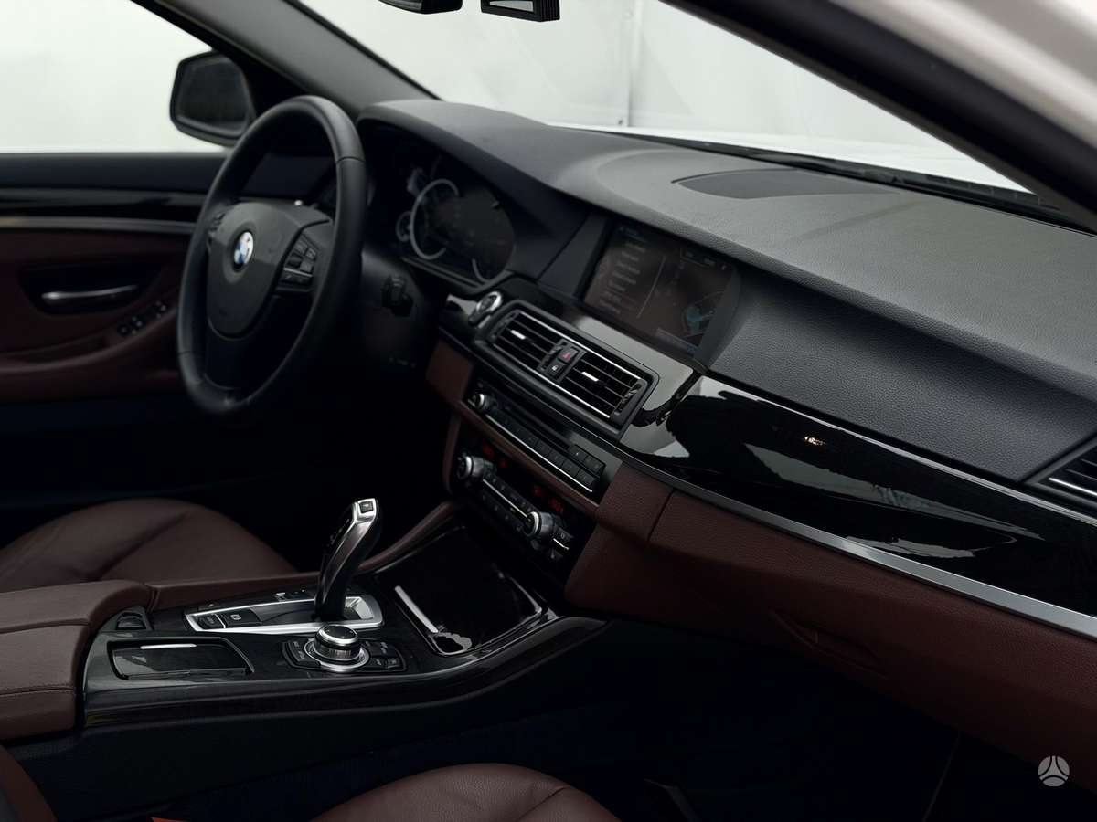 BMW 520, 2.0 l., Седан
