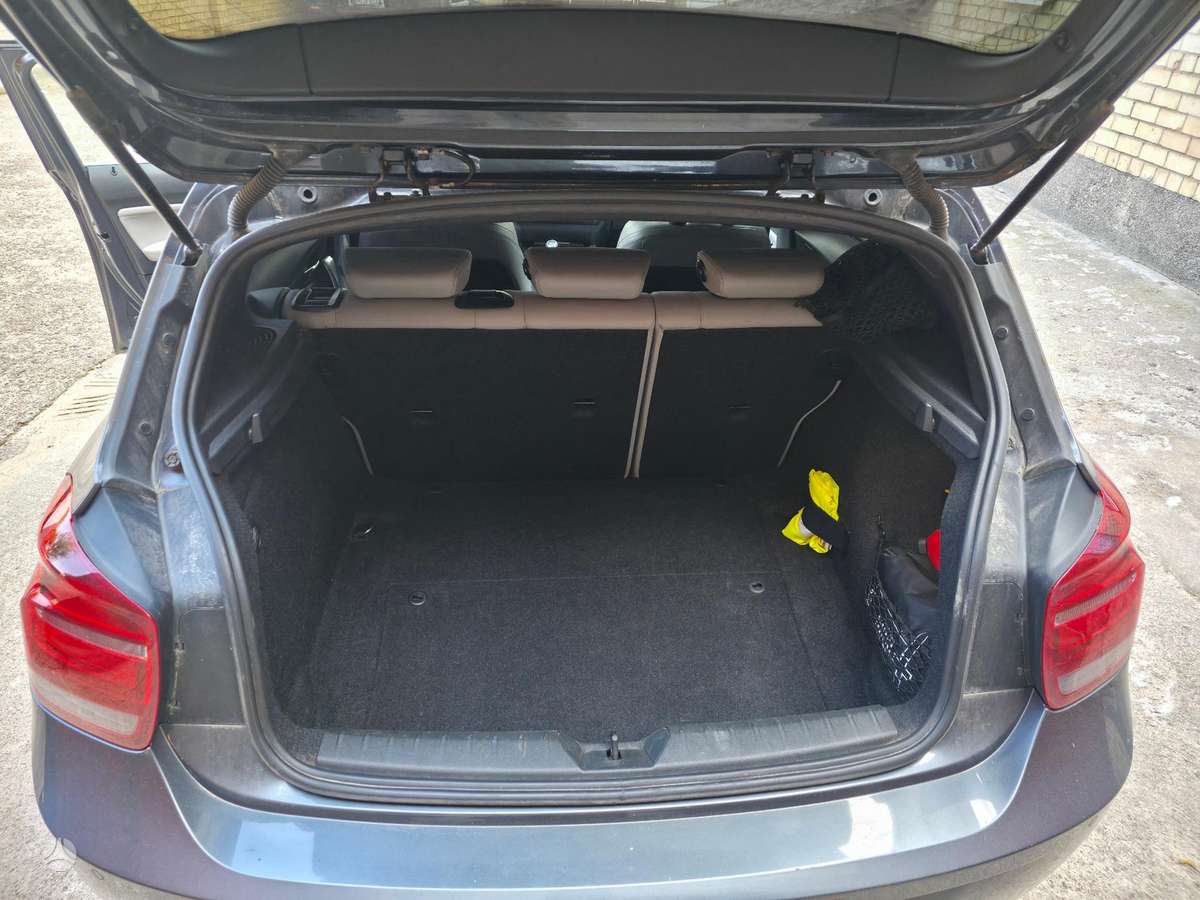 BMW 120, 2.0 l., hatchback