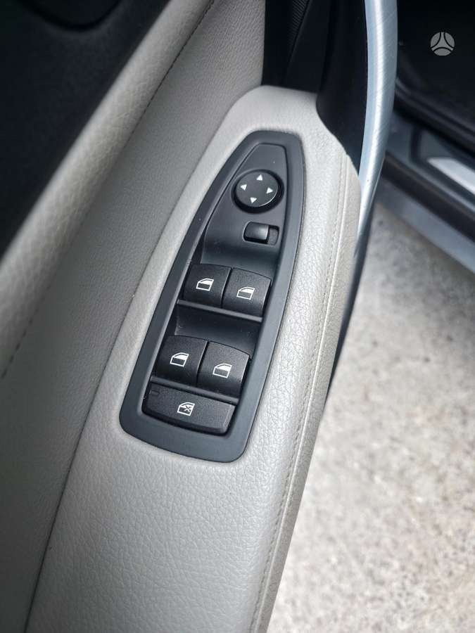 BMW 120, 2.0 l., hatchback