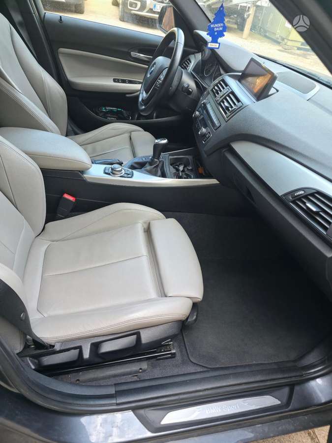 BMW 120, 2.0 l., hatchback
