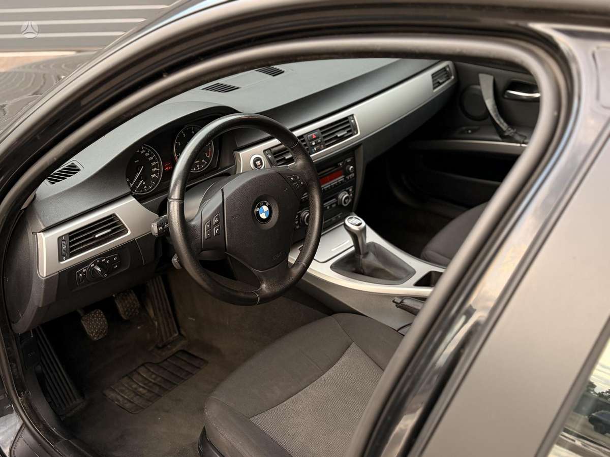 BMW 320, 2.0 l., Седан