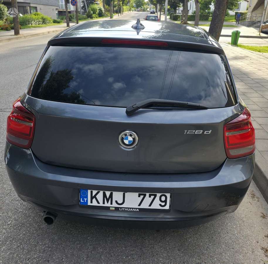 BMW 120, 2.0 l., hatchback
