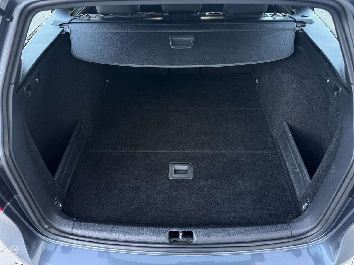 Volkswagen Passat - 11