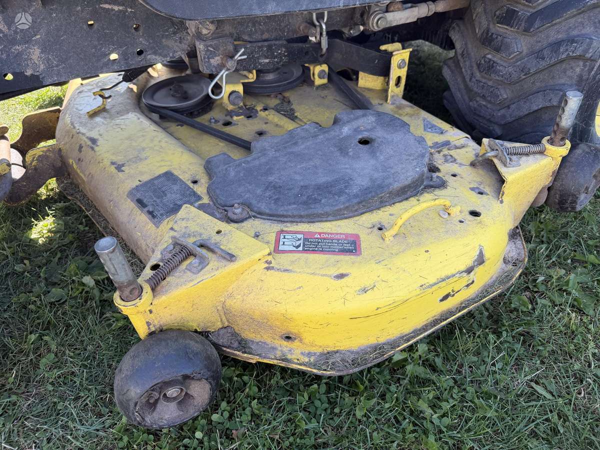John Deere 2305, garden tractors
